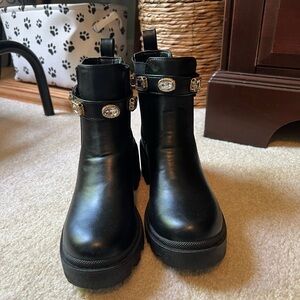 Women’s Size 8 Black Boots with Jewel Deatailing
